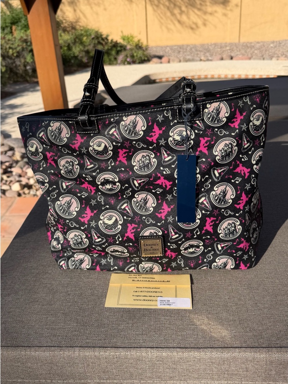 Dooney &Bourke world four park icon tote 2016